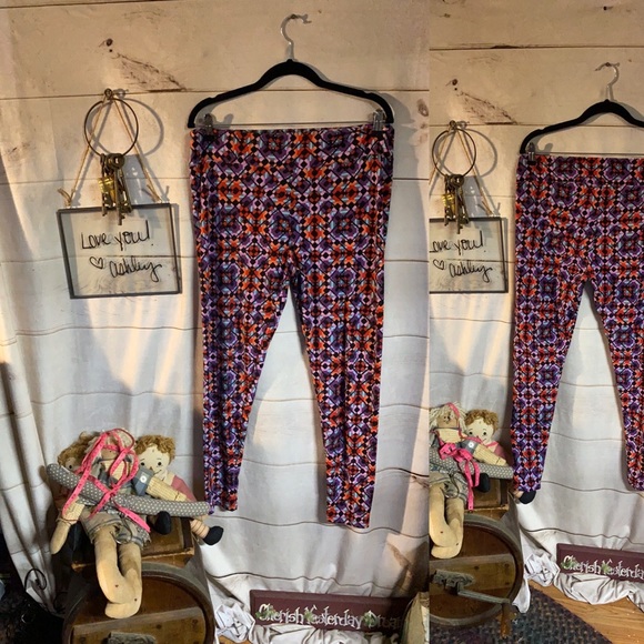 Lularoe; Colorful; Leggings; Tall & Curvy - Picture 5 of 7